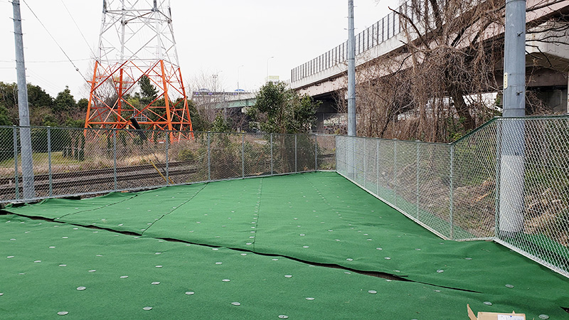 フェンス及び防草シート張り